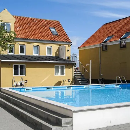 Awesome In With House Sea View Apartament
